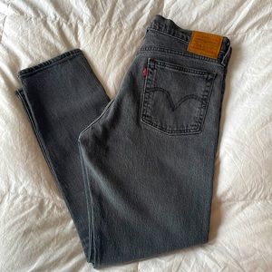 Levi’s Wedgie size 29